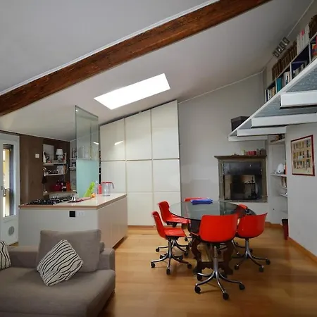 Appartamento Luminous Designed Rooftop In Life District *