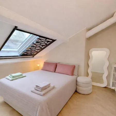 Luxury Design In The Heart Of Apartamento Milán