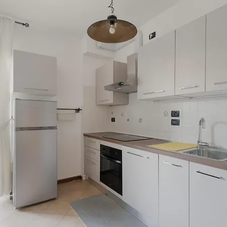 Guesthost - Rogoredo Cozy Flat With Garden * 밀라노