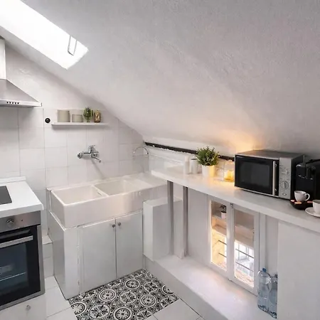 Bright Attic 120sqm In Garibaldi Quarter Apartment