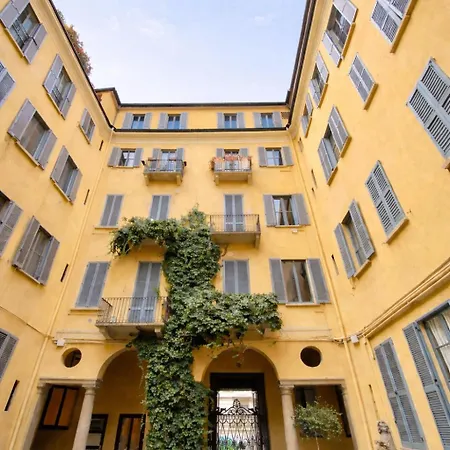 Luxury Design In The Heart Of Apartamento Milán