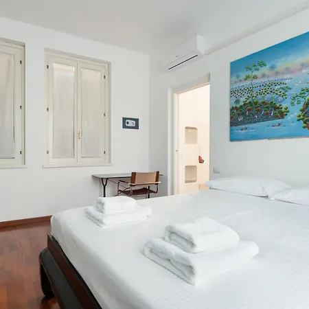Guesthost - Comfy Terrazza Farini In Derganino 아파트 *