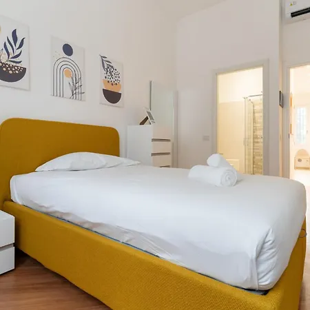 Guesthost - Mm Sant'agostino Modern Flat * Milánó