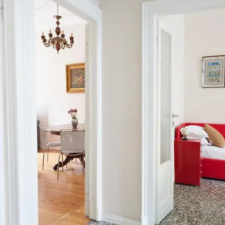 Spacious And Comfortable - Porta Romana Appartement Milaan