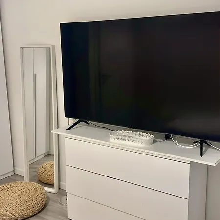 Paradise House Intero