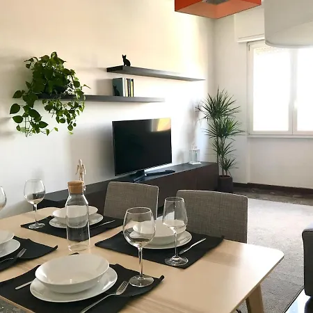 Porta Venezia Panoramic Two-room Apartament Mediolan