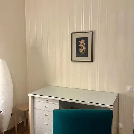 Two Bedroom In Isola Daire Milano
