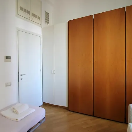 Sahi - Vasto 3 Arena Garibaldi Apartman Milánó