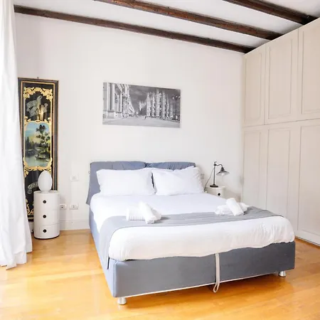Duomo Charming Maison With Private Terrace - A Unique Milanese Experience Апартаменты *