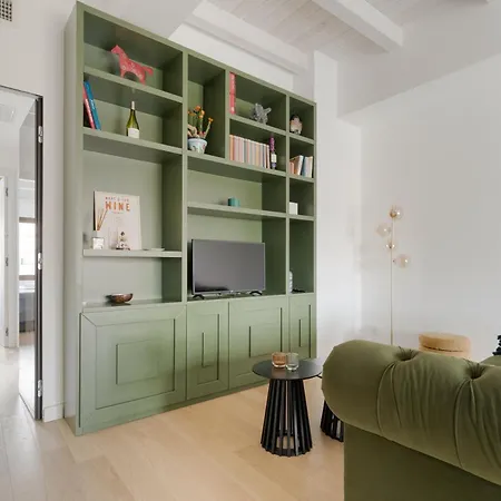 Guesthost - Modern Terrace Flat In Solari Area * ميلان