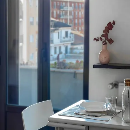 Le Rombonette Bilocale Di Design Con Balcone A Lambrate, Appartamento *