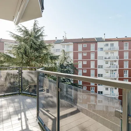 Guesthost - Spacious Balcony X6 Milánó