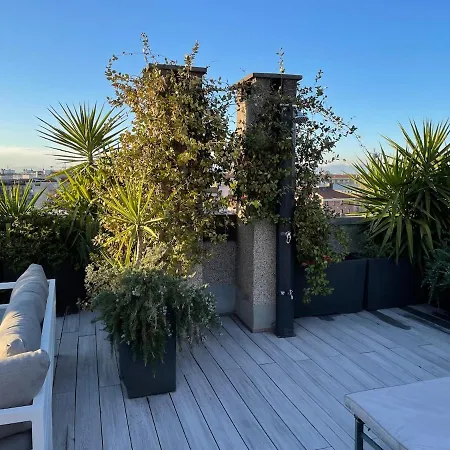 Апартаменты Penthouse With Terrace