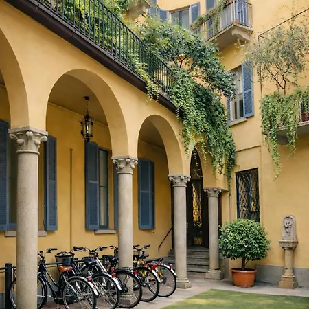 Luxury Design In The Heart Of * Milán