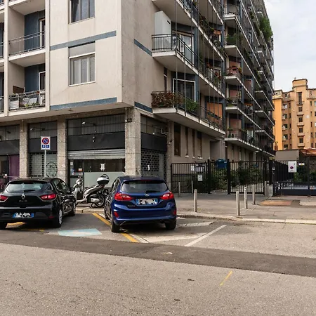 Youhosty - Savona 94 Blu Milano