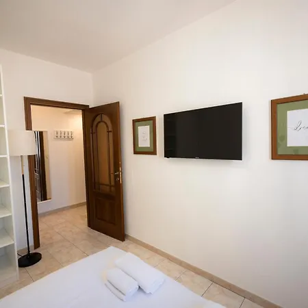 Design & Comfort Near Station Apartment Milan