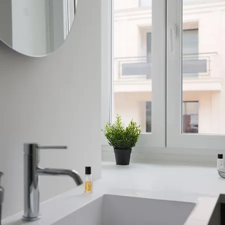 The Rent - Characteristic Three-room Near Via Washington * Milán