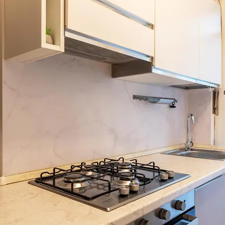 Modern 2-bed Workspace - Ac - Largo Dominioni - Casa Matildi *
