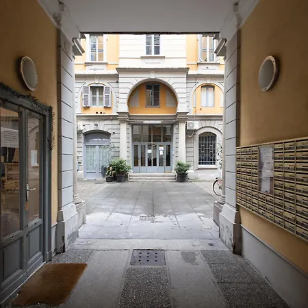 Moderno Bilocale In Via Tortona A 500m Dai Navigli Daire Milano
