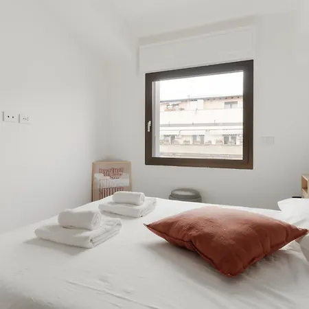 Апартаменты Guesthost - Modern Terrace Flat In Solari Area Милан