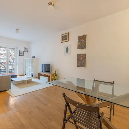Apartment Casa Losanna, Citylife, Corso Sempione, *