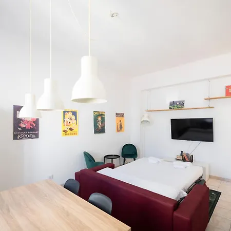 Apartment Design & Comfort Near Station Milan