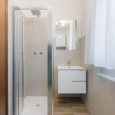 R Quercia House * Milan