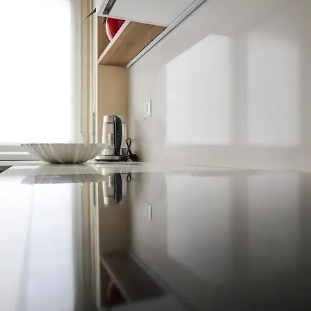 M1 - Red Line Smart Apartman *