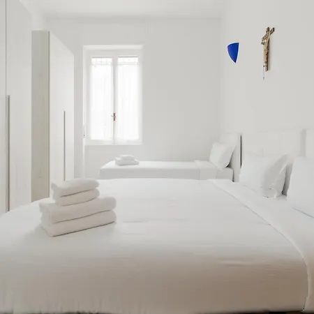 Apartment Guesthost - Cozy Varesina Area *