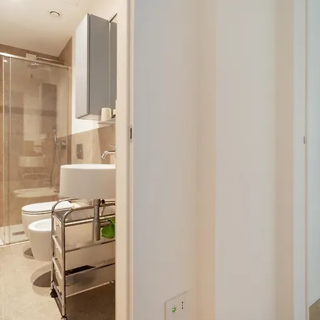 Guesthost - Cozy Balcony Porta Romana Apartment Mailand
