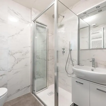 Stayeasy Santa Sofia 8-c - Duomo 2br Design Flat *