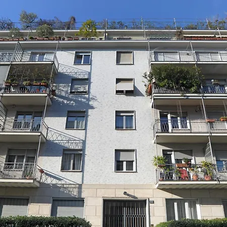 Spacious And Cozy Flat With Two Bathrooms דירה