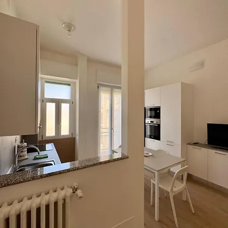 Corso Garibaldi 73 *