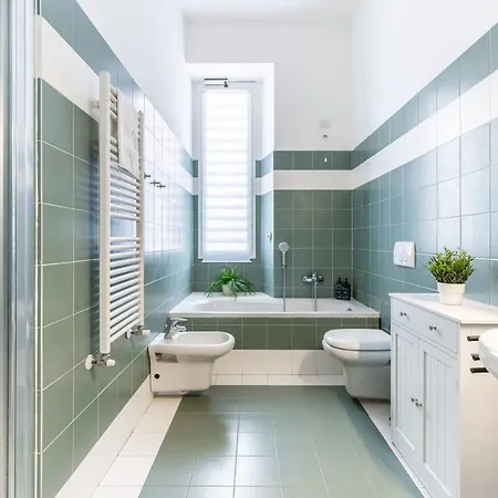 Duomo 15 Min Walk - Historic Center, 4 Bedrooms And 2 Terrace דירה *