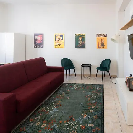 Apartment Design & Comfort Near Station