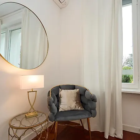 Apartment Absolute Luxury Home, 15 Minutes Walk San Siro Milan