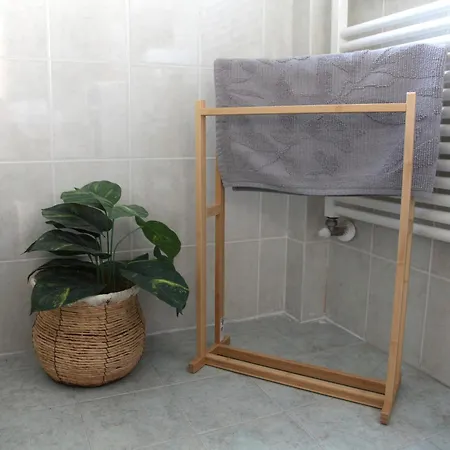 Elegante - 2 Camere, 2 Bagni, Garage E Balcone Milan