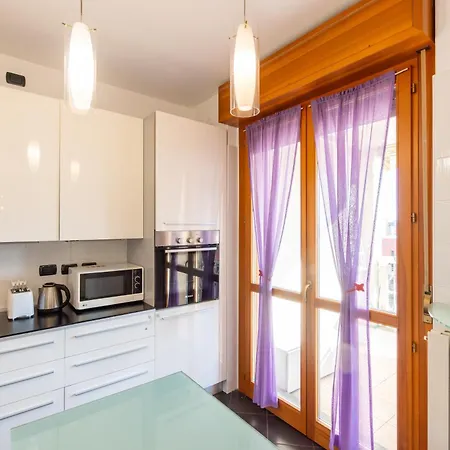 Apartmán I-host Spacious 2br With 2 Baths & Balcony *