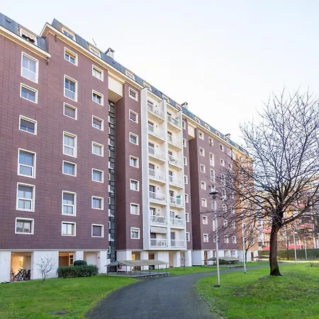 Apartmán I-host Spacious 2br With 2 Baths & Balcony *