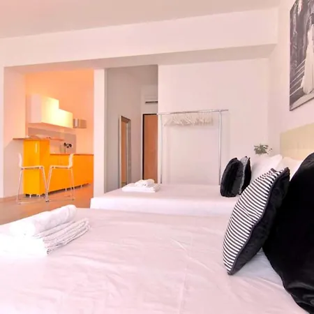 Sparkle - Chic In The Apartmán Milán