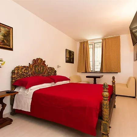 La Del Pino Panzió Milánó