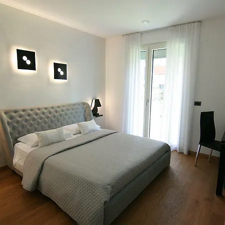 Bed and Breakfast Experience Design Bed&show 4*