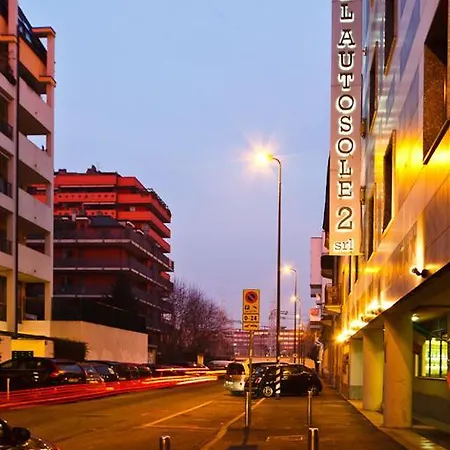 Sechi With Parking Milán