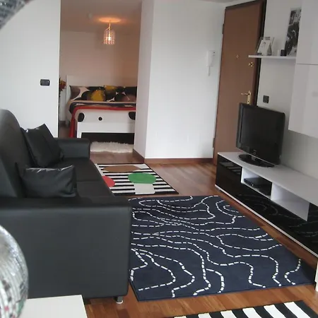 New Luxury Attic Santa Giulia Expo شقة