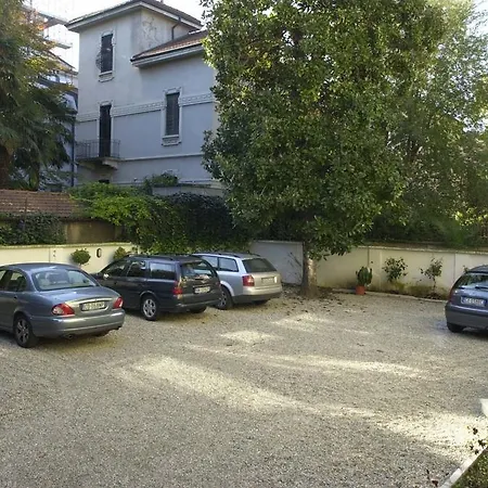 Nocleg ze śniadaniem B&B Villa Xenia Mediolan