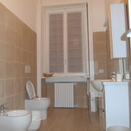 לינה וארוחת בוקר Copernican House *