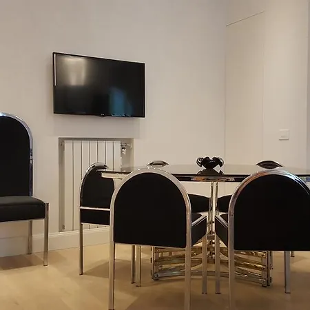 Apartment Bnbutler - Broletto 39 - A Few Steps To The Duomo And La Scala Milan