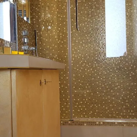 Apartment Bnbutler - Broletto 39 - A Few Steps To The Duomo And La Scala