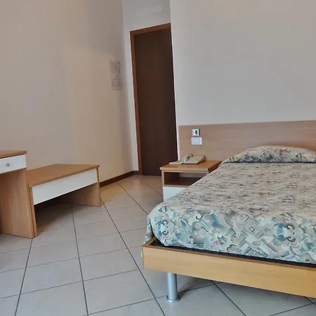 Hotel Rosa 2*