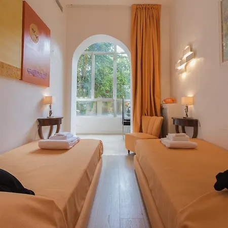 Apartment Bnbutler - Broletto 39 - A Few Steps To The Duomo And La Scala